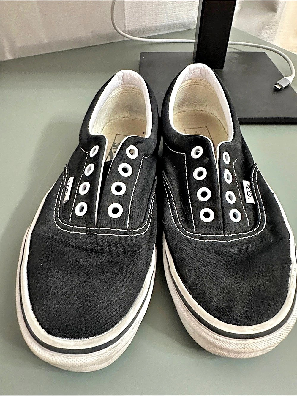 Vans Era Sneakers Black & White US 6.0 Men’s or 7.5 Women’s